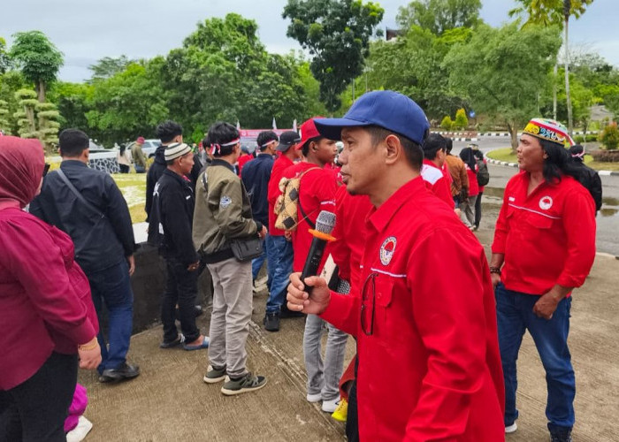 PHM Menggelar Aksi di Depan Kantor DPRD Bontang, Menyampaikan 9 Tuntutan