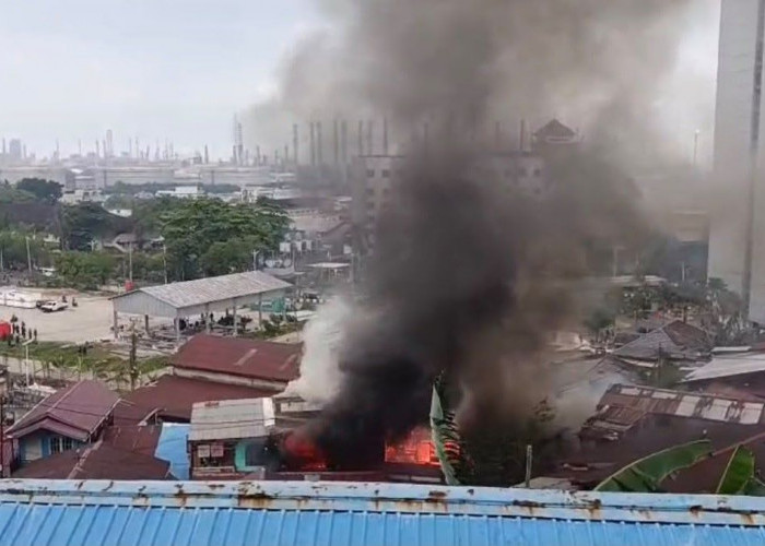 Breakingnews! Kebakaran Melanda di Permukiman Belakang Apartemen Pertamina Balikpapan