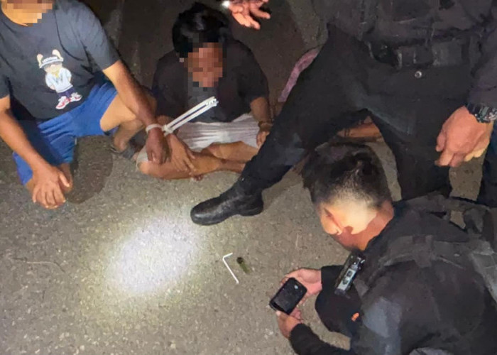 Tiga Pemuda Diamankan Saat Patroli Malam, Diduga Bawa Sabu dan Sajam