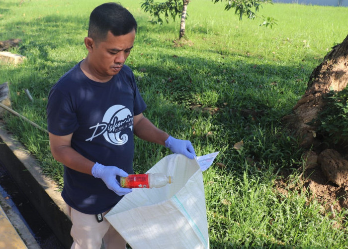 DLH Kaltim Ajak Warga Lawan Polusi Plastik Melalui Aksi Bersih-Bersih