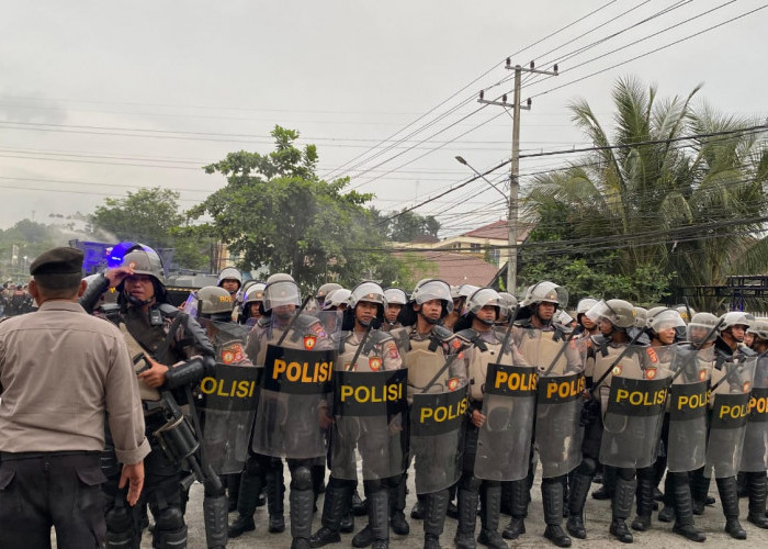 Pengamat Hukum Soroti Kekerasan Aparat di Jakarta, Polresta Samarinda Pastikan Pengamanan Demo Tetap Humanis