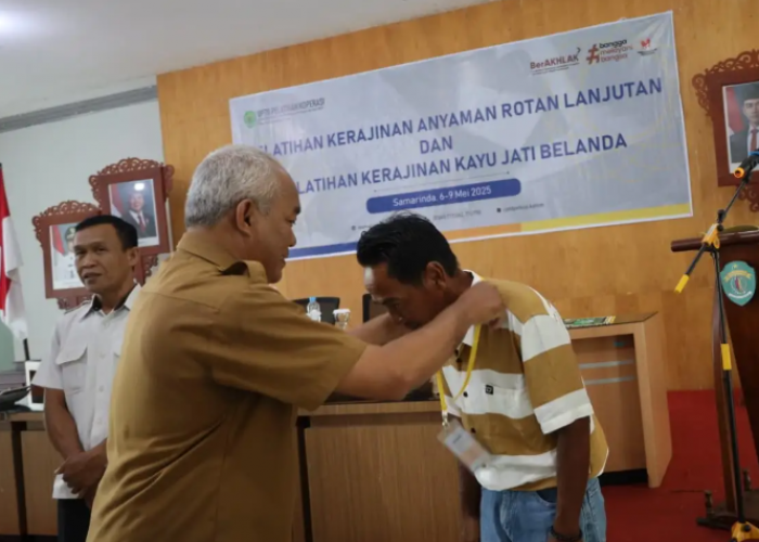 DPPKUKM Kaltim Gelar Pelatihan Kerajinan Rotan dan Kayu Jati Belanda