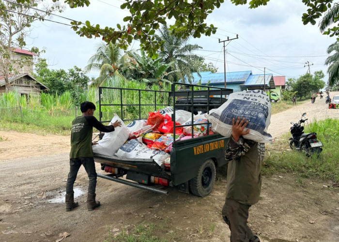 Desa Padang Jaya Edukasi Kebersihan Lingkungan, Kumpulkan 1,5 Ton Sampah untuk Dijual