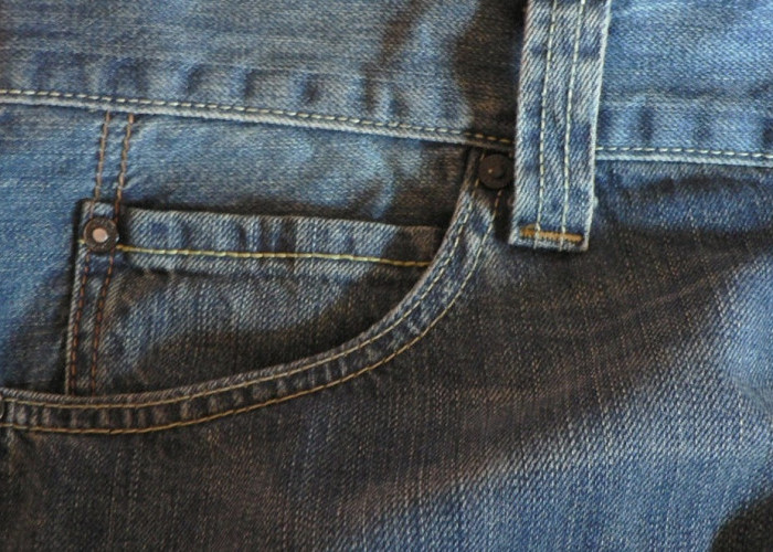 Apa Sebenarnya Fungsi Kantung Kecil di Celana Jeans?