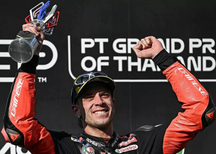 Bezzecchi Menang MotoGP Thailand 2026, Marc Marquez Pecah Ban di Lap Akhir