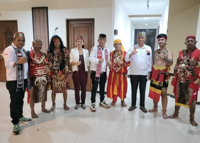 Panglima Laskar Mandau Adat Kalimantan Bersatu Serukan Keadilan bagi Masyarakat Adat di Zona IKN