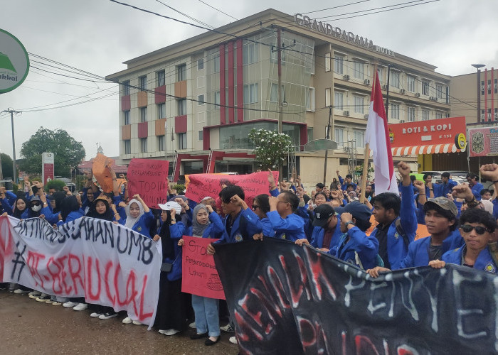 Mahasiswa Universitas Muhammadiyah Berau Gelar Unjuk Rasa Tuntut Penambang yang Serobot Lahan Penelitian