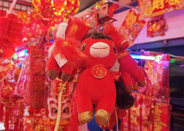  Jelang Tahun Baru Imlek 2577, Penjualan Ornamen dan Pernak Pernik di Samarinda Menggeliat 