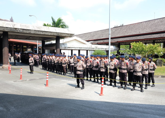 Polda Kaltim Kirim 190 Personel ke Kalbar Tangani Dampak Karhutla