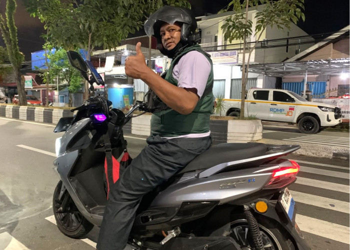 BBM Naik, Motor Listrik Mulai Dilirik? Menelusuri Alasan Warga Balikpapan Beralih ke Kendaraan Listrik