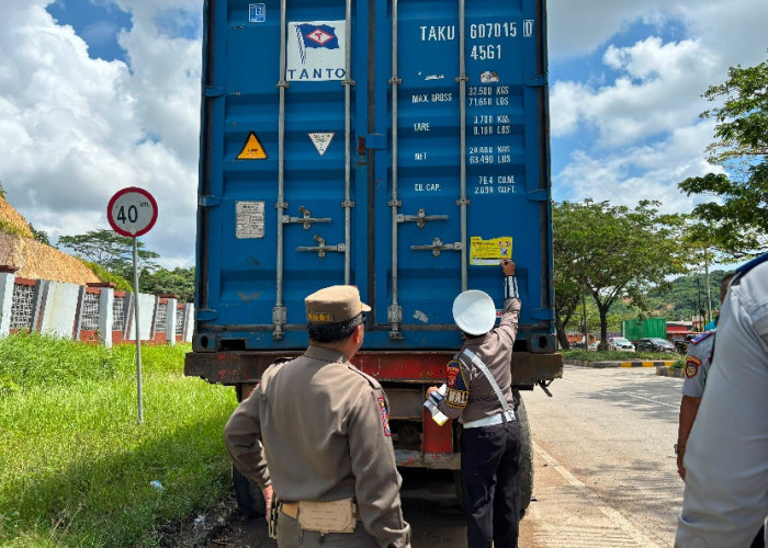 Razia Gabungan ODOL di Samarinda Jaring 42 Kendaraan, Overload dan KIR Mati Jadi Pelanggaran Terbanyak