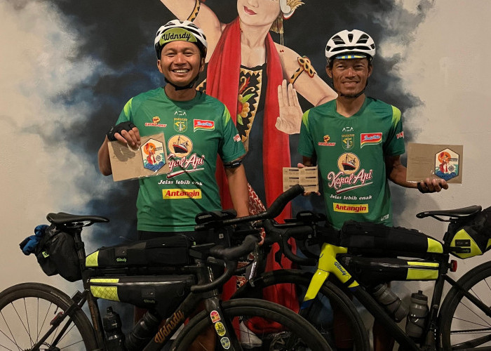 Bersepeda 1.500 Km dari Banten ke Banyuwangi, Presiden Persebaya Tuntaskan Tantangan Bentang Jawa 2025