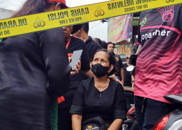 Ibu Korban Pembunuhan di Toko Kelontong Hadiri Rekonstruksi, Tuntut Hukuman Mati untuk Tersangka