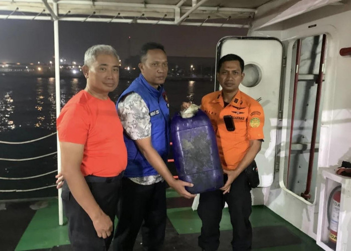 Update Hari Kelima Pencarian Rombongan Jurnalis, Tim SAR Temukan Jeriken di Selat Sunda