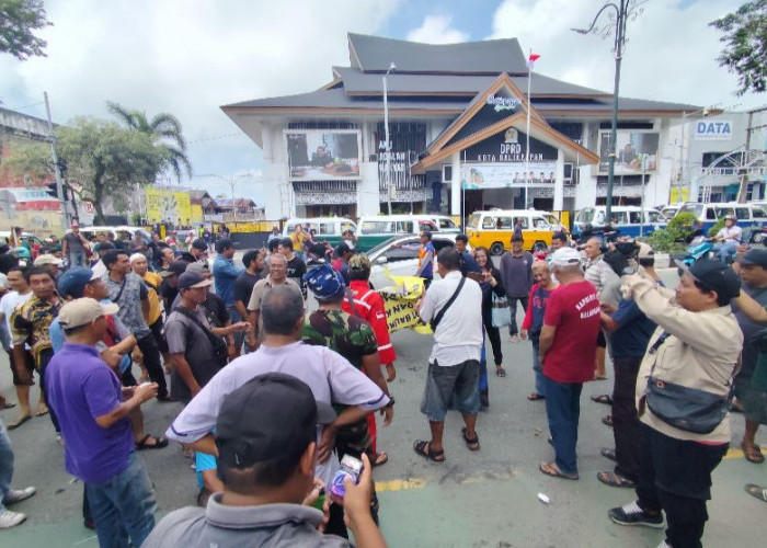 Ratusan Sopir Angkot Protes Pengoperasian Bus Bacitra, Wali Kota: Itu Kan Program Pemerintah Pusat