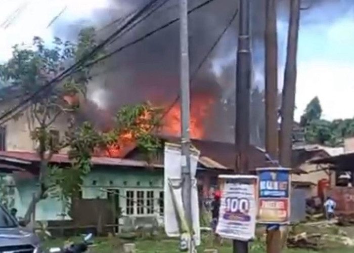 Lima Rumah Ludes Terbakar di Muara Rapak Balikpapan, Satu Orang Alami Luka Bakar 