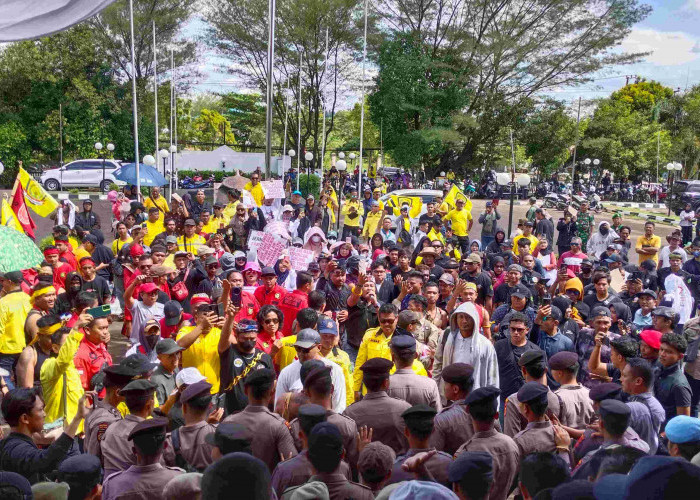 Unjuk Rasa Tolak Kenaikan Tarif Air PDAM di Berau, Massa Aksi: ‘Mundur Dari Dirut PDAM’