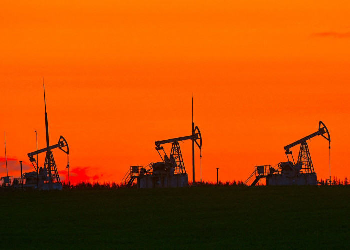 Harga Minyak Dunia Terkatrol Konflik Israel-Iran, Nyaris Tembus 76 Dollar AS per Barel