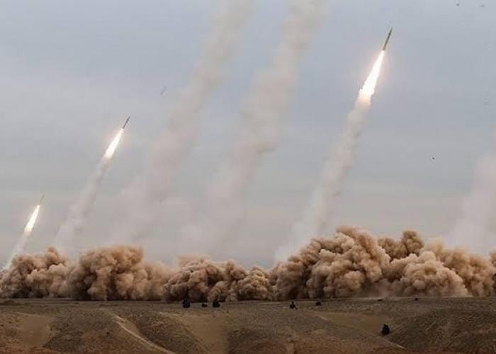 Iran Luncurkan 10 Rudal Balistik ke Pangkalan Militer AS, Yordania Cegat Delapan Rudal