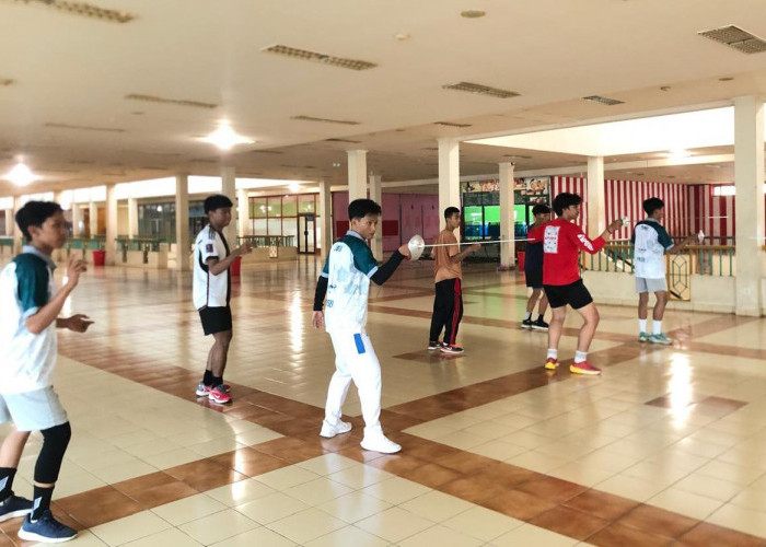Jelang Porprov VIII Kaltim, Tim Anggar Paser Berlatih dengan Fasilitas Seadanya 
