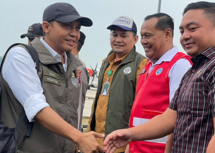 Menhut Raja Juli Pantau Karhutla di Berau, Sebut Habitat Orangutan Aman