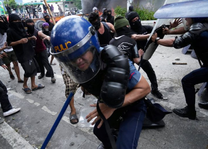 Lebih dari 200 Demonstran Antikorupsi Ditangkap di Manila