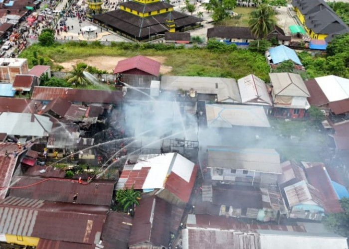 Api Mengamuk di Samarinda Seberang, 25 Jiwa Terdampak, Penyebab Masih Misteri 