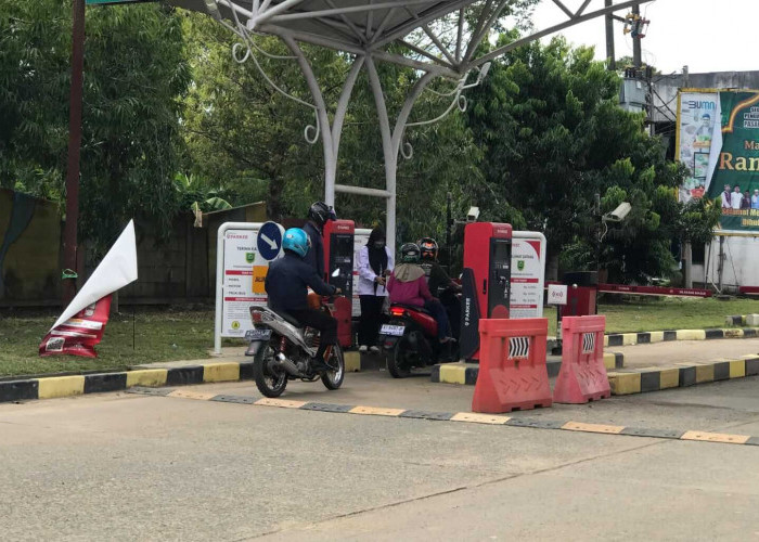 Terjadi Aksi Penolakan Sistem Parkir Elektronik di PSAD, Pedagang Khawatir Pengunjung Pasar Makin Sepi