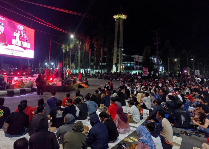 Mendagri Minta Pemda Perbanyak Nobar Piala Dunia, Ekonomi Lokal Didorong Bergerak 