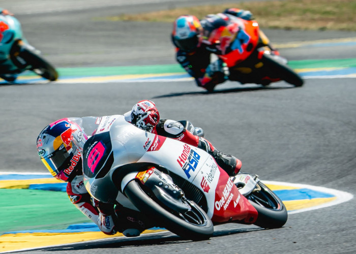 Hasil Kualifikasi Moto3 Prancis 2026: Adrian Fernandez Pole Position, Veda Pratama Start P6
