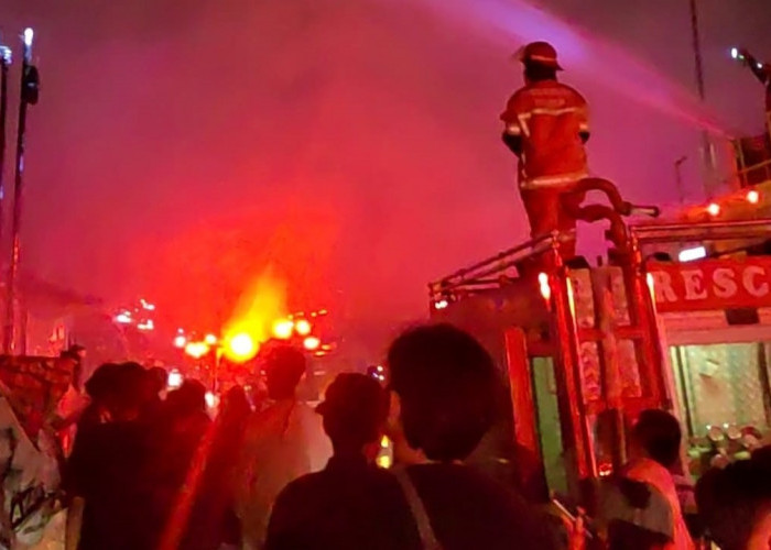 Kafe 99 Tanah Grogot Terbakar, Pengunjung Berhamburan