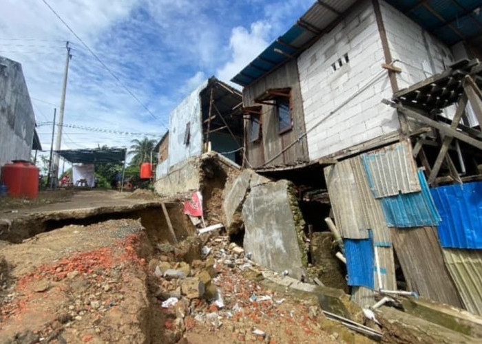 Tanah Longsor Kembali Terjadi di Loa Janan, Warga Diminta Mengungsi Antisipasi Longsor Susulan