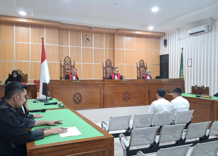 3 Terdakwa Kasus Bom Molotov Divonis 8 Bulan 10 Hari Penjara, Tak Ajukan Banding