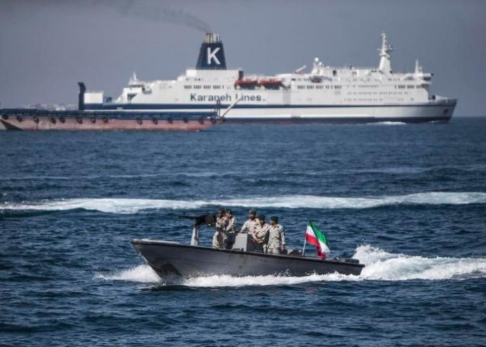 Selat Hormuz Memanas Lagi, Iran Paksa Mundur ke 2 Kapal India dengan Tembakan