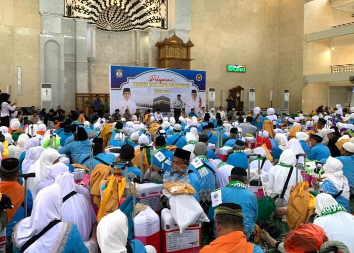 675 Jamaah Haji Balikpapan Dilepas, Pemkot Ingatkan Jaga Kesehatan dan Kekompakan di Tanah Suci