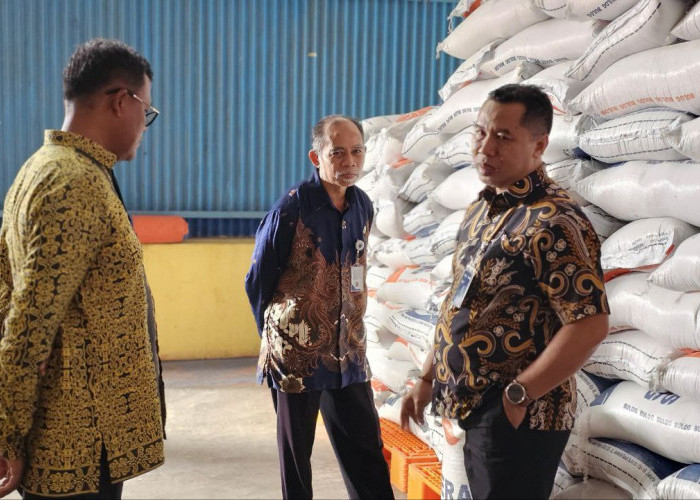 Bulog Paser-PPU Salurkan 233,62 Kilogram Bantuan Beras Pangan