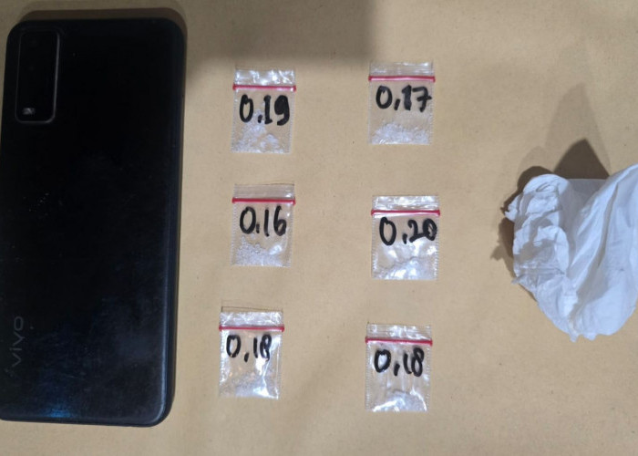 Pengedar Narkotika di Samarinda Ditangkap Polisi Menyamar, Ditemukan Simpan 6 Poket Sabu