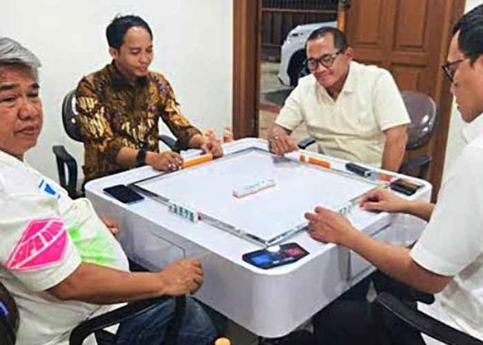 Heboh Menteri Main Domino dengan Tersangka Pembalak Liar di Posko KKSS, Agus Karding: Silaturahmi Biasa