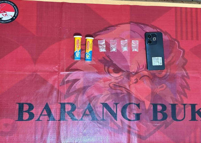 Narkoba Disembunyikan Dalam Botol Parfum  