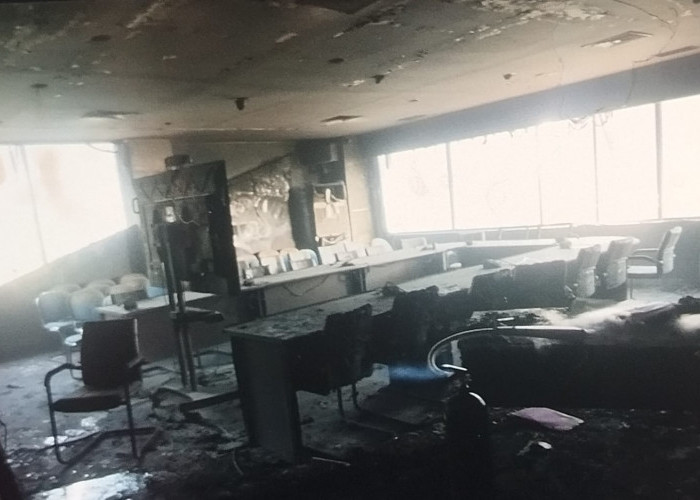 Diduga Kesal Kerap Dibully, Operator Command Center Diskominfo Kukar Bakar Ruang Rapat.