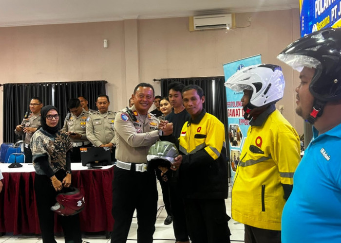Rangkul Komunitas Ojol, Dorong Pengemudi Jadi Pelopor Keselamatan Jalan Raya
