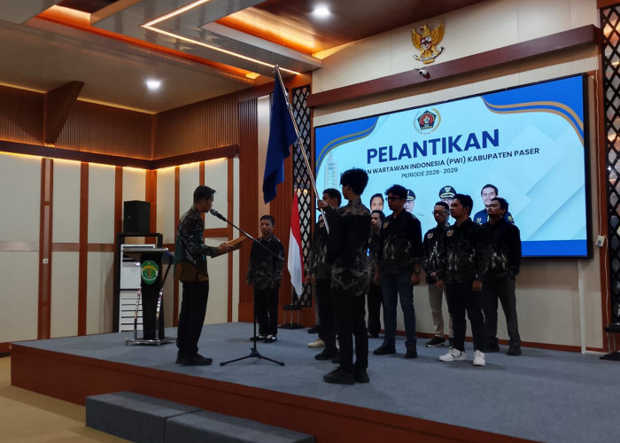 PWI Paser Periode 2026-2029 Dilantik, Najib Sebut Jurnalis Harus jadi Penjernih Informasi di Tengah Hoaks 