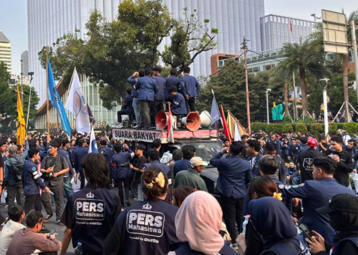 Bawa TRITURA, Mahasiswa Trisakti: Kritik Tak Didengar, Lawan! 