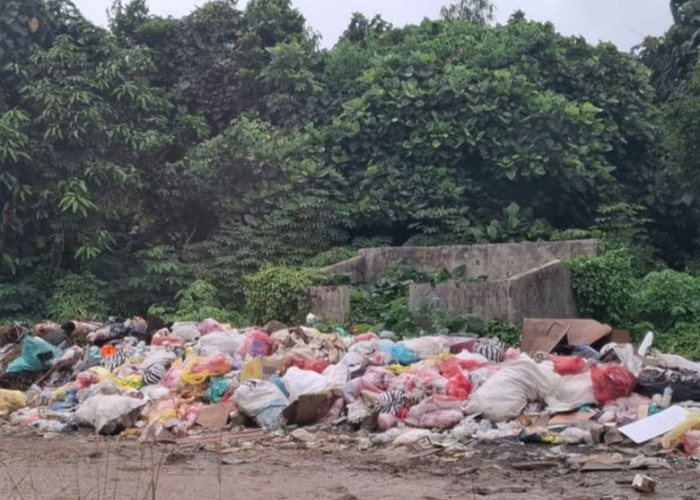 Warga Buang Sembarangan, Sampah Jarang Diangkut