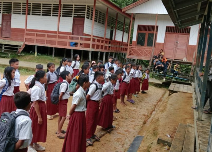 Sekolah di Perbatasan Mahulu: Guru dan Fasilitas Kurang,  Listrik hingga Foto Presiden Belum Ada