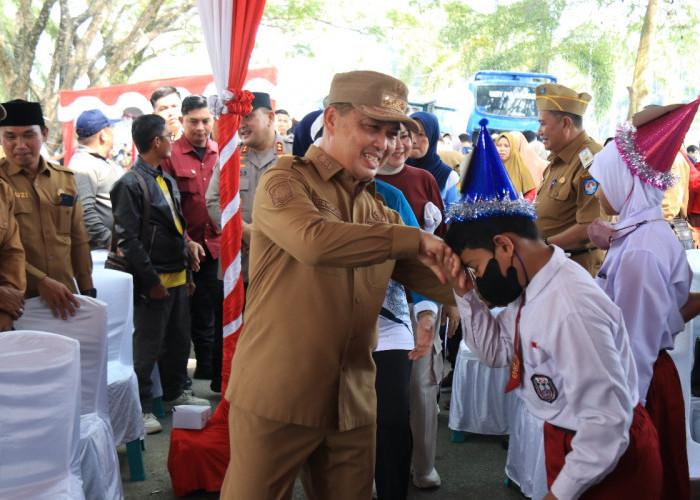 Ria Norsan Canangkan BBGRM XXII, Gotong Royong Didorong Jadi Kekuatan Pembangunan Kalbar 