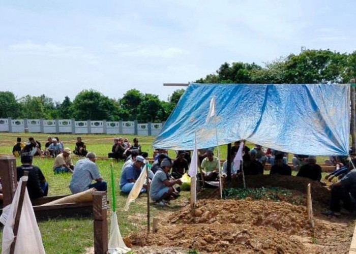 Keluhkan Kondisi TPU Sangatta Indah yang Minim Fasilitas, Warga Berduka Tanpa Tenda dan Air Bersih