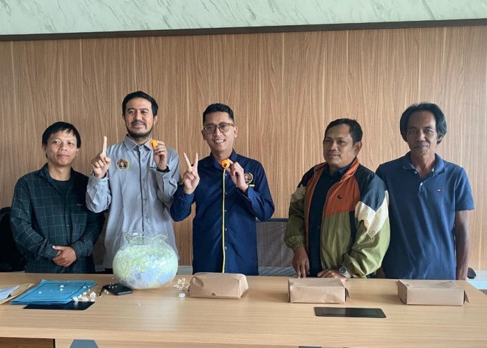 Tomi Tantang Najib di Perebutan Kursi Ketua PWI Paser 2026