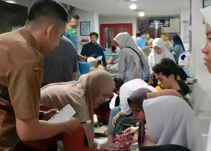 293 Santri Keracunan usai Santap MBG, Wali Santri Panik Datangi Ponpes Manbaul Hikmah Sidoarjo