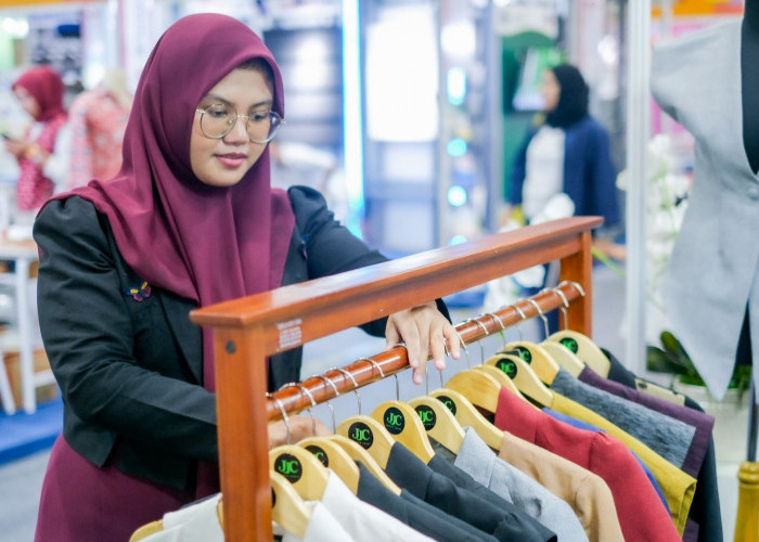 LinkUMKM BRI Dorong Pengusaha Perempuan Naik Kelas, JJC Rumah Jahit Kembangkan Fesyen Wastra Eksklusif